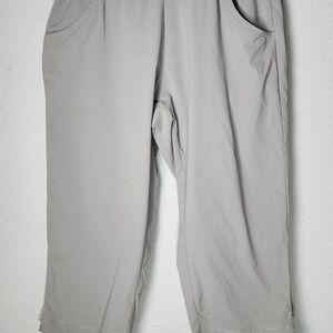 Columbia capri pants, medium, elastic waist
